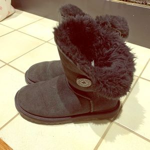 Ugg Bailey Button